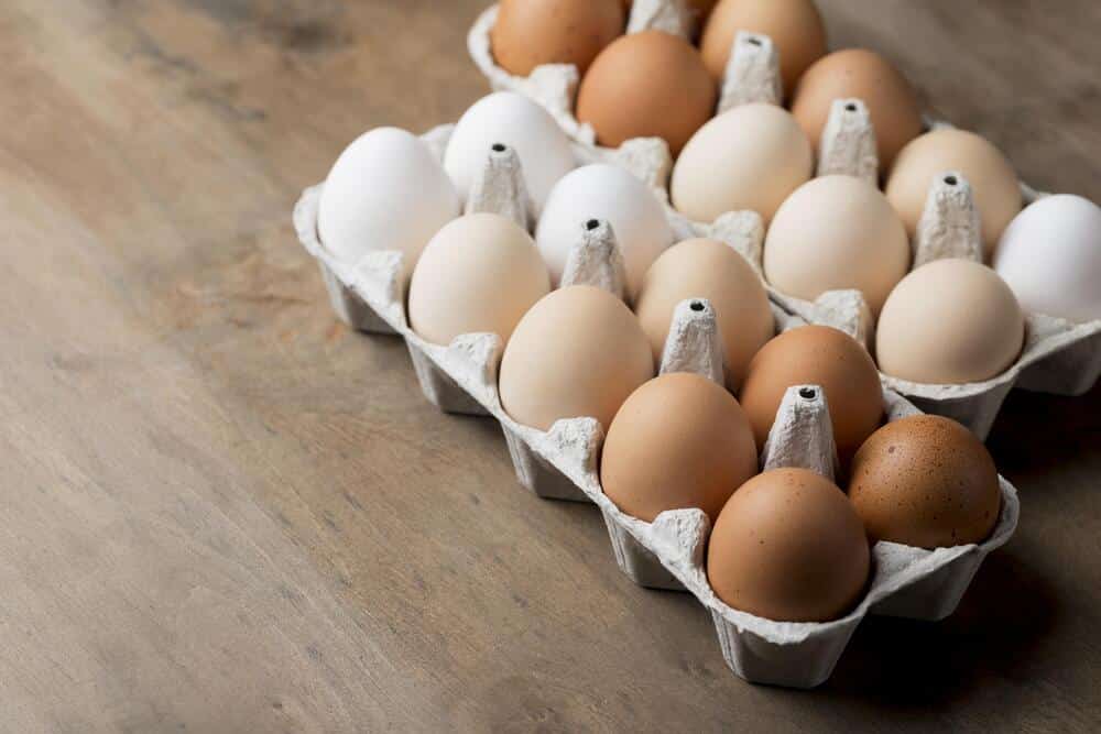 Ovos representando alimentos que contem vitamina b